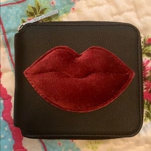 ❥Kendall x Kylie red lips wallet ❥